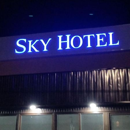 Sky Hotel Бишкек Екстериор снимка