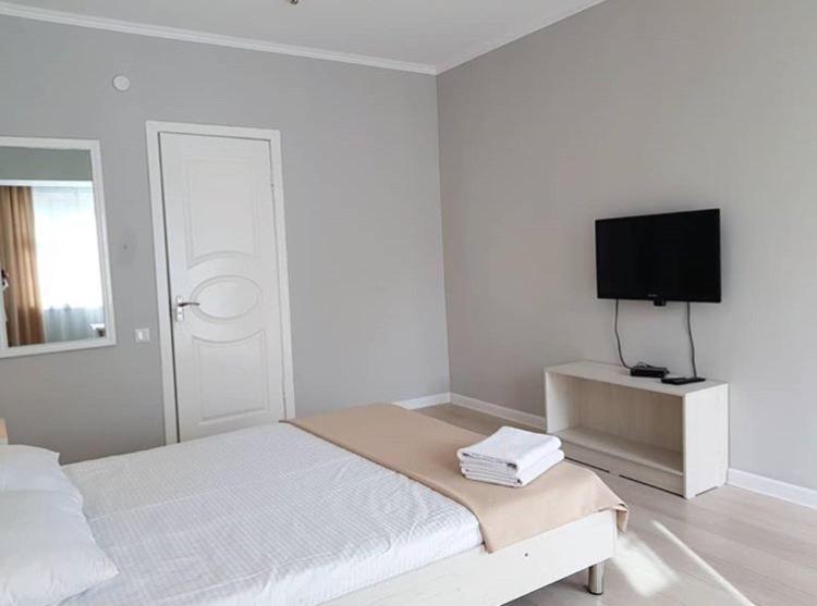Sky Hotel Бишкек Екстериор снимка