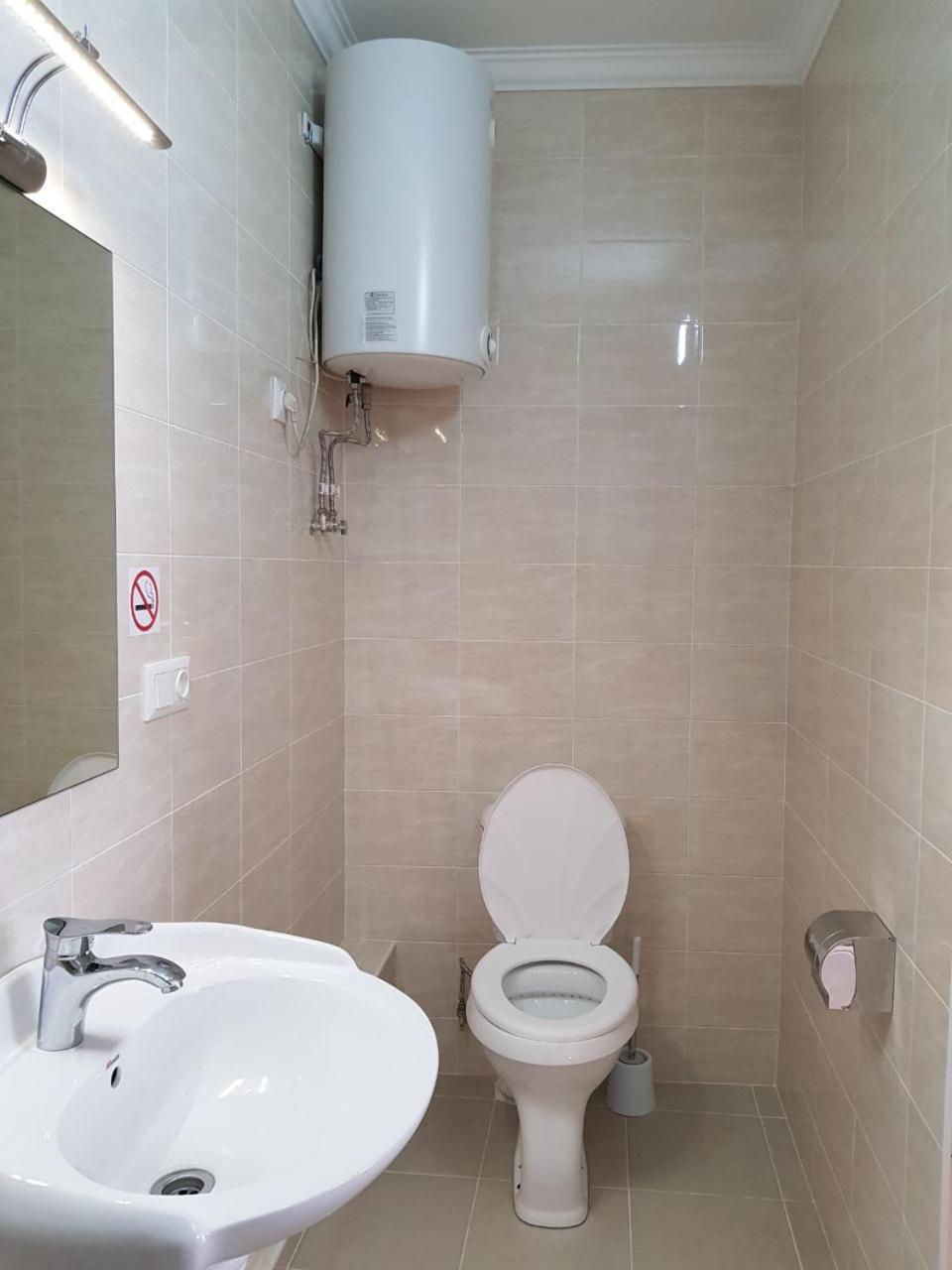 Sky Hotel Бишкек Екстериор снимка